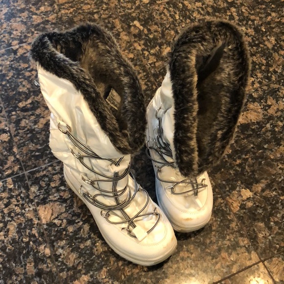 Lightweight Snow boots by khombu - Picture 2 of 5